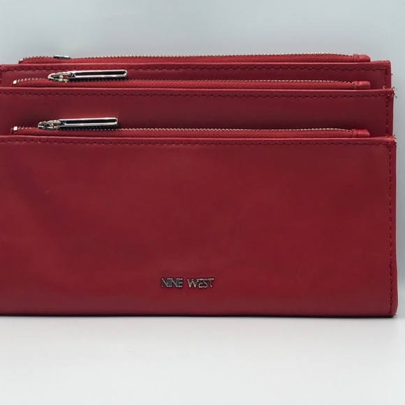 Nine West Red 3 Zippered Compartment Clutch Purse/1 Pull Tab For Zipper Missing - Picture 2 of 9